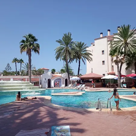 Estudio Piscina El Retiro アパート *