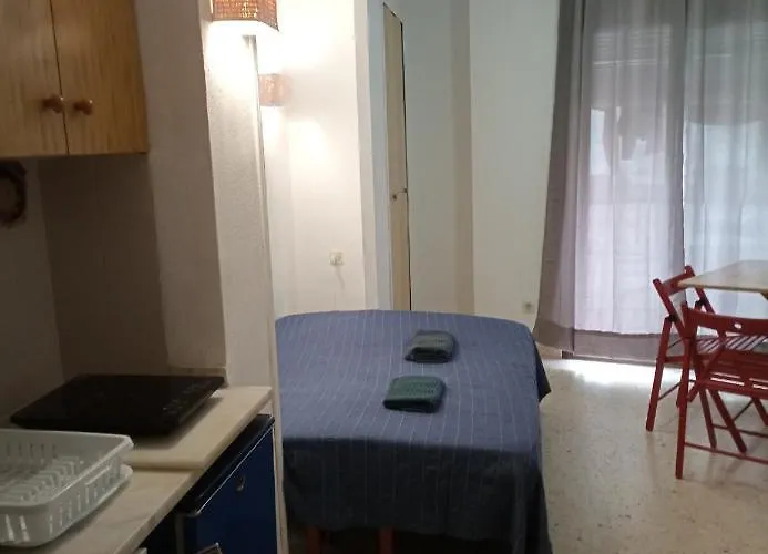 Estudio Piscina El Retiro * دينايا